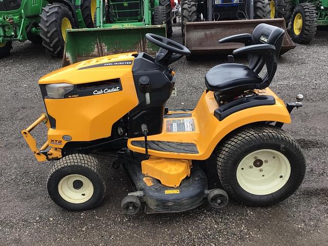 Image of Cub Cadet XT2 SLX50 equipment image 2