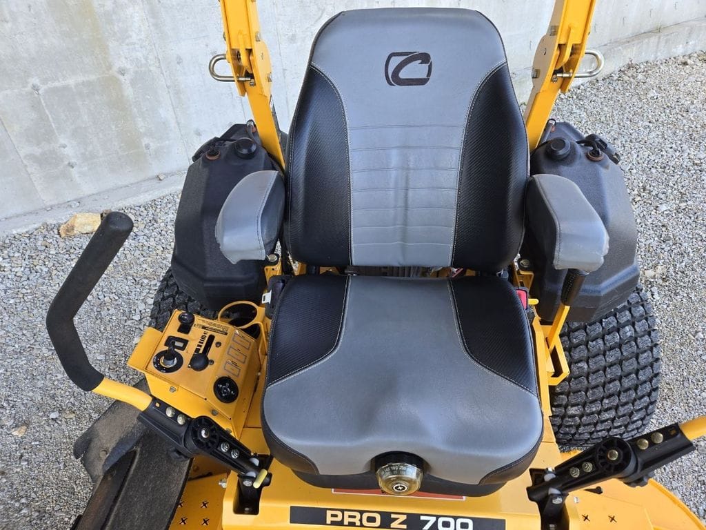 2017 Cub Cadet Pro Z 760L Equipment Image0