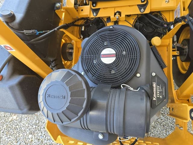 Image of Cub Cadet Pro Z 760L equipment image 4