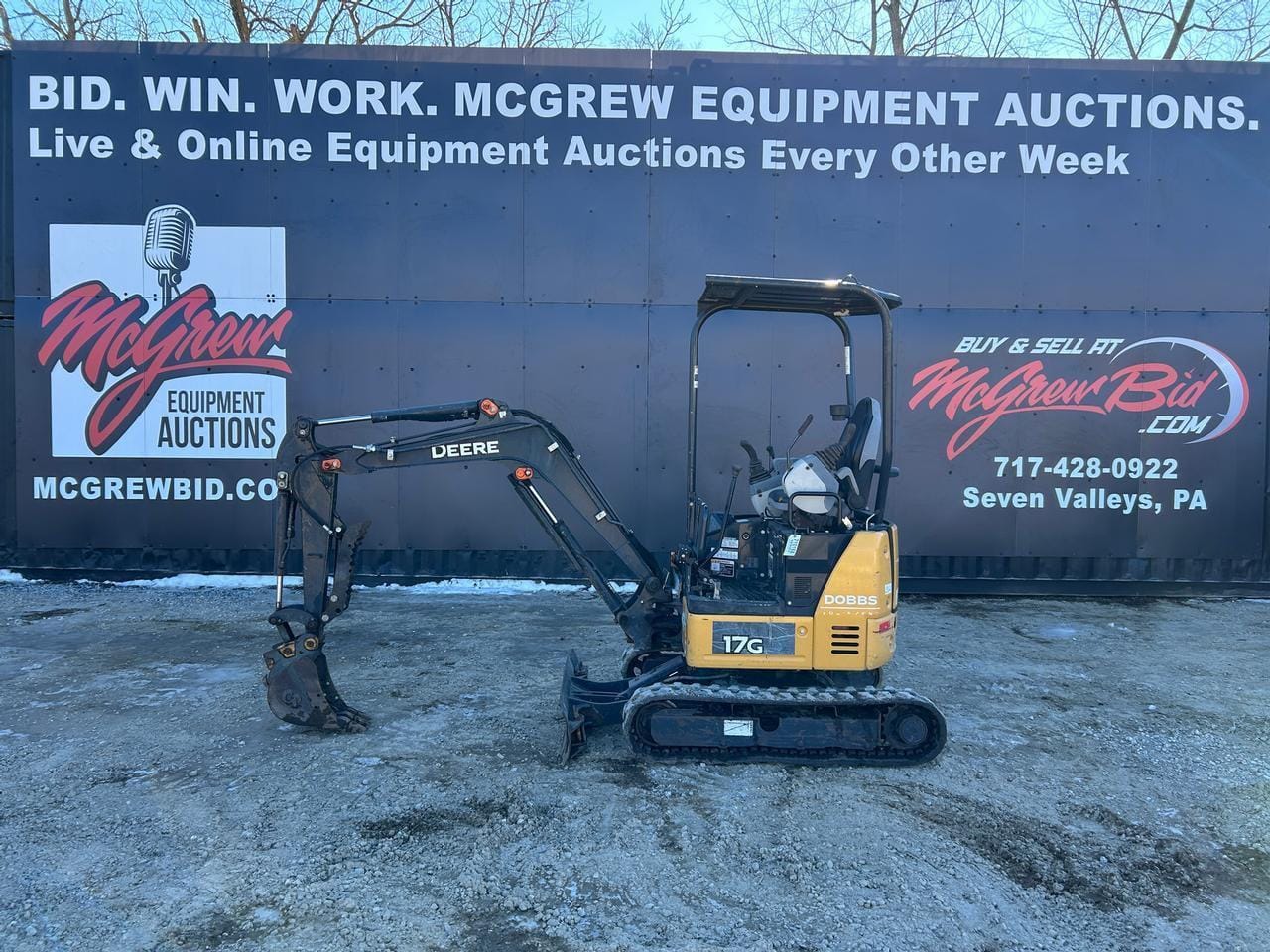 2017 John Deere 17G Equipment Image0