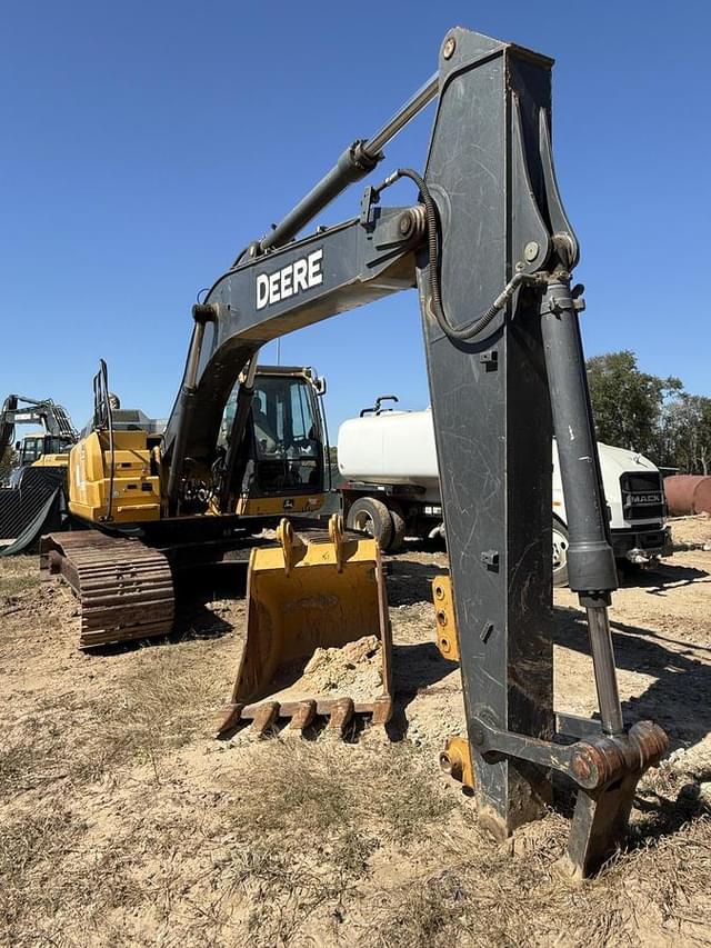 Image of John Deere 210G LC equipment image 3