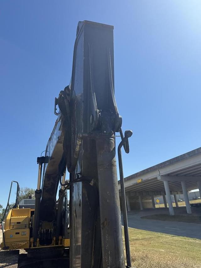 Image of John Deere 210G LC equipment image 4