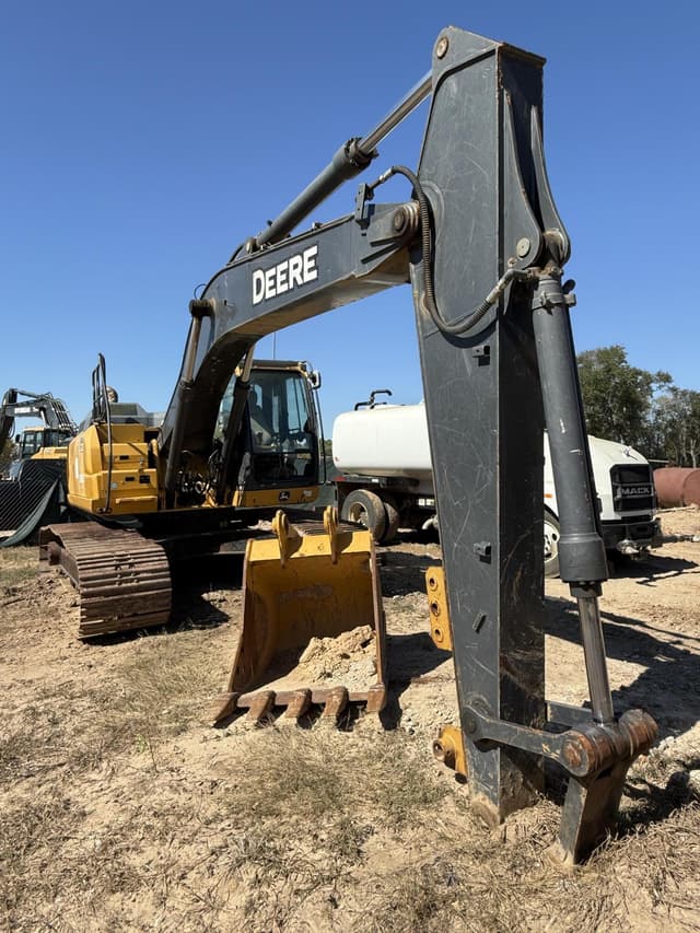 Image of John Deere 210G LC equipment image 3