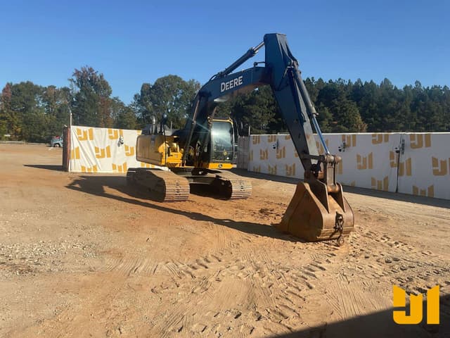 Image of John Deere 210G LC equipment image 3