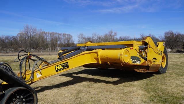 Image of John Deere 2412DE equipment image 2