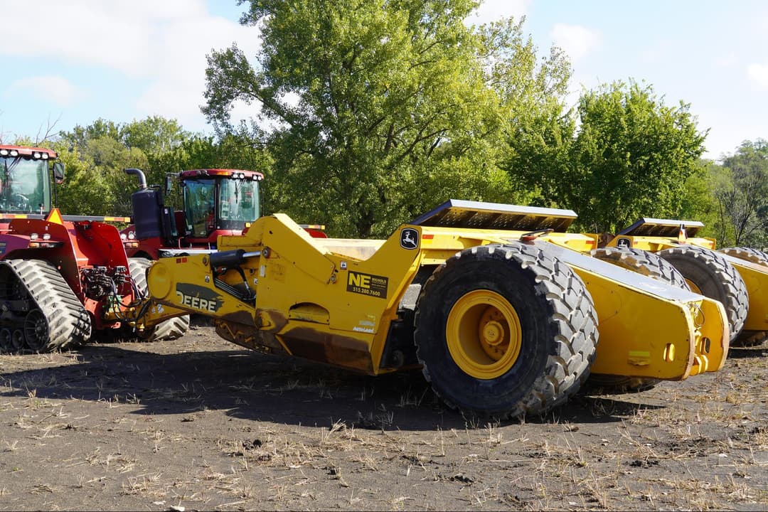 Image of John Deere 2412DE Primary image