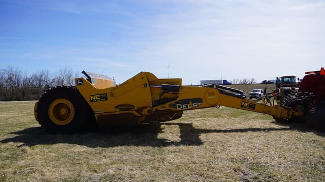 Image of John Deere 2412DE equipment image 4