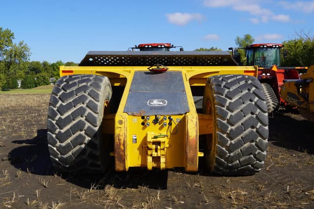 Image of John Deere 2412DE equipment image 3