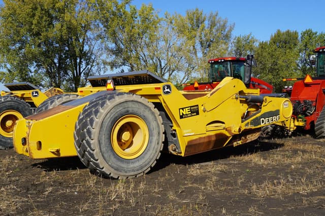 Image of John Deere 2412DE equipment image 2