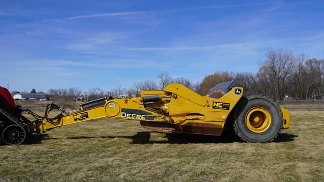 Image of John Deere 2412DE equipment image 1