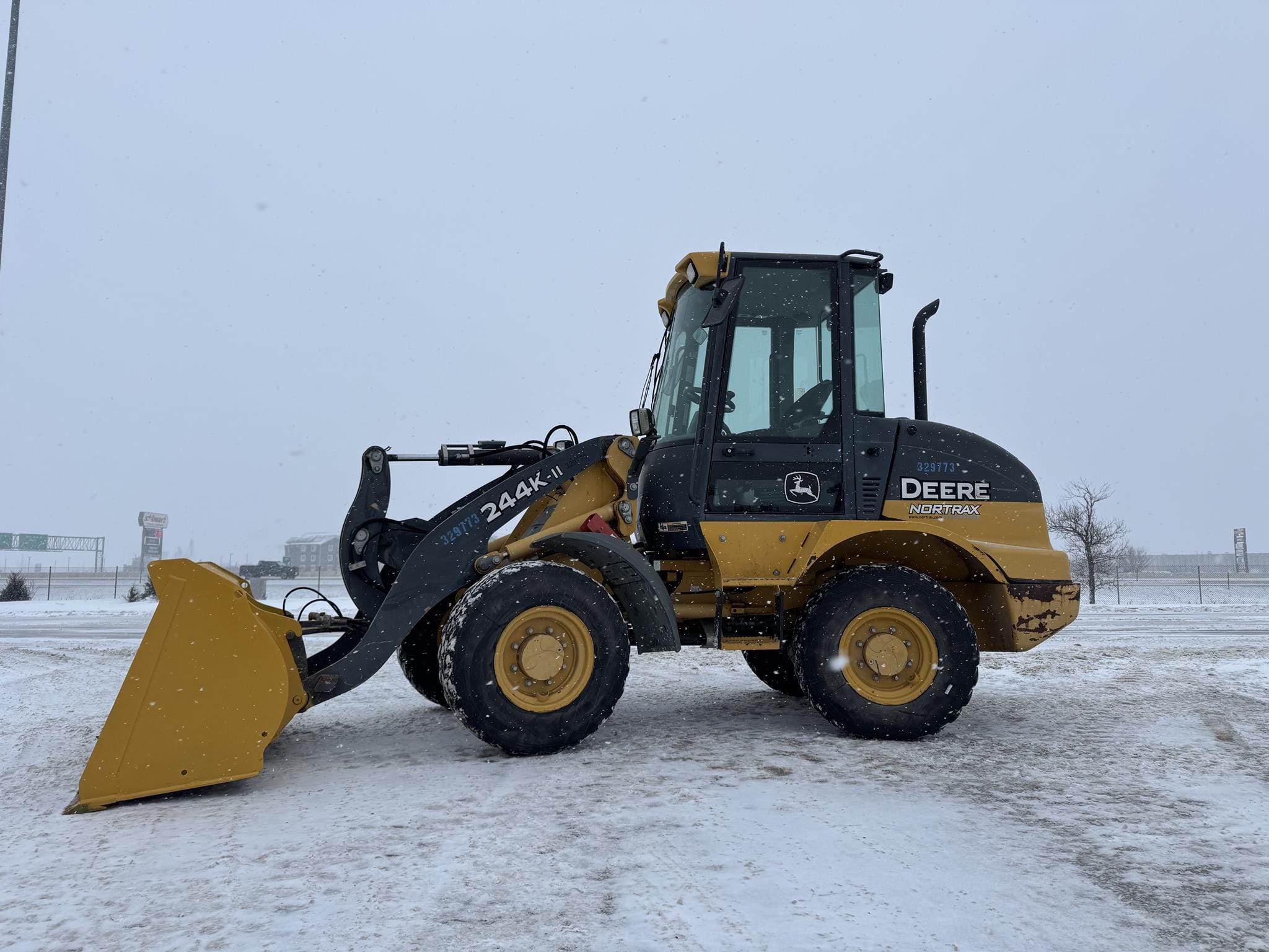 2017 John Deere 244K-II Equipment Image0