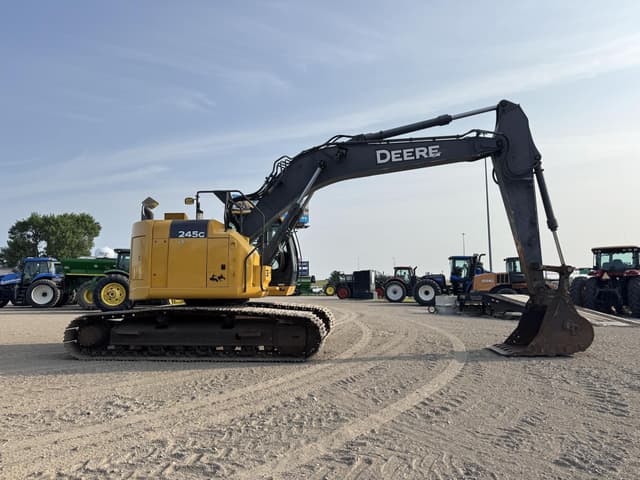 Image of John Deere 245G LC equipment image 2