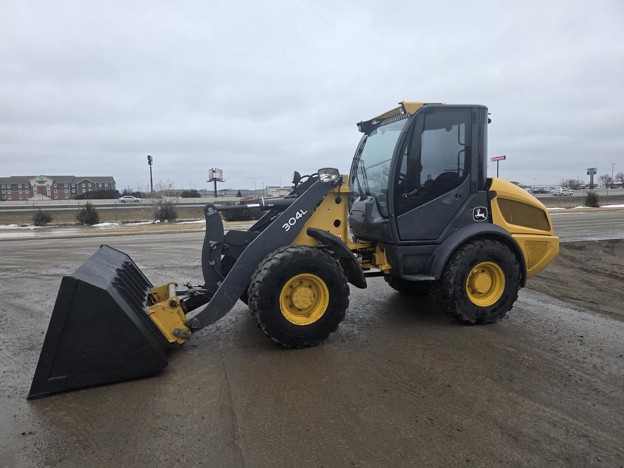 2017 John Deere 304L Equipment Image0