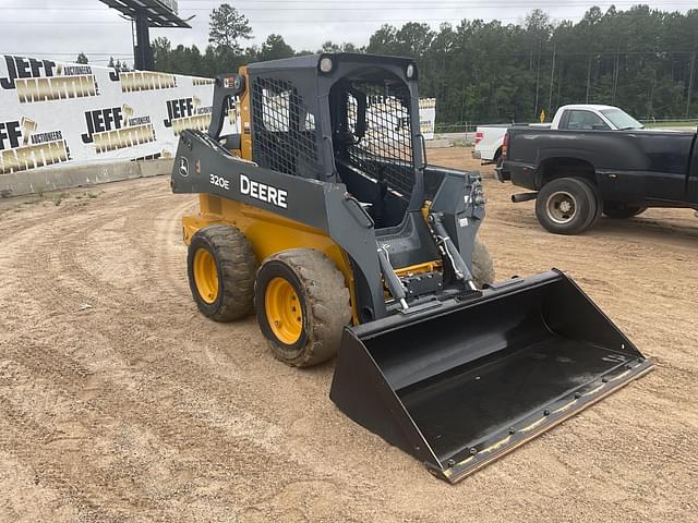 Image of John Deere 320E equipment image 2