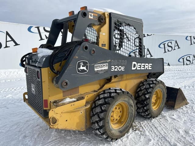 Image of John Deere 320E equipment image 4