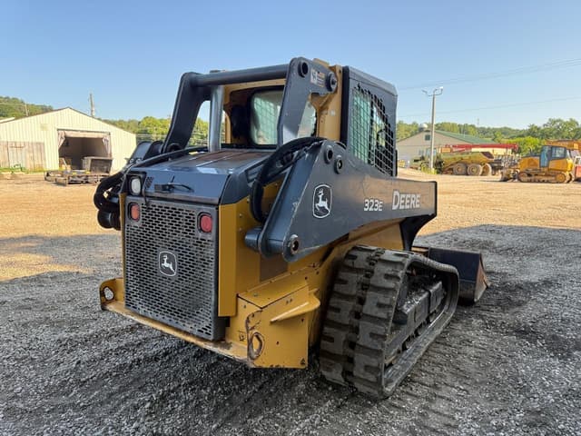 Image of John Deere 323E equipment image 3