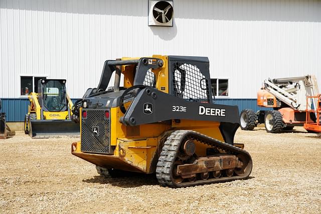 Image of John Deere 323E equipment image 4