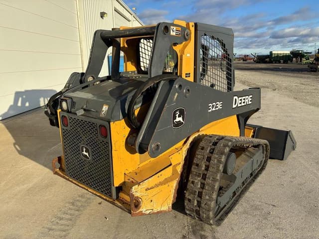 Image of John Deere 323E equipment image 4