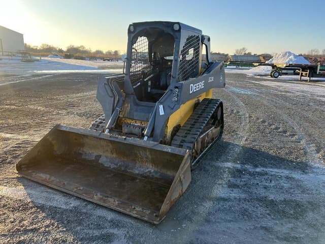Image of John Deere 323E equipment image 1