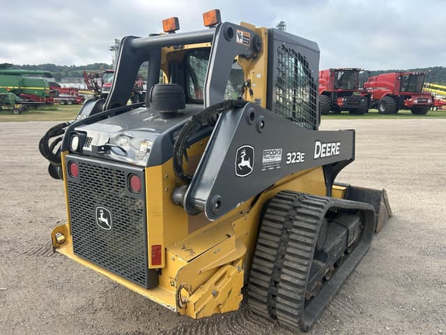 Image of John Deere 323E equipment image 4