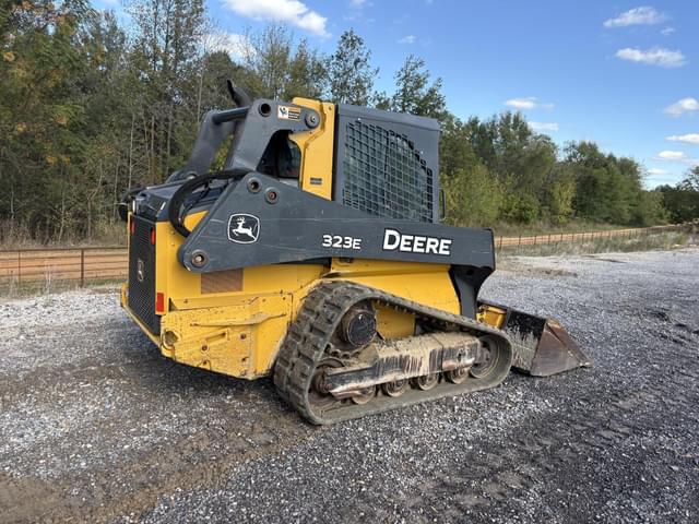 Image of John Deere 323E equipment image 4