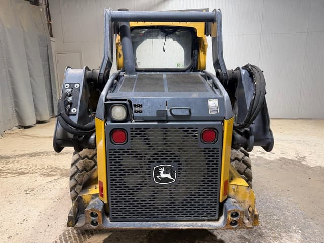 Image of John Deere 324E equipment image 3