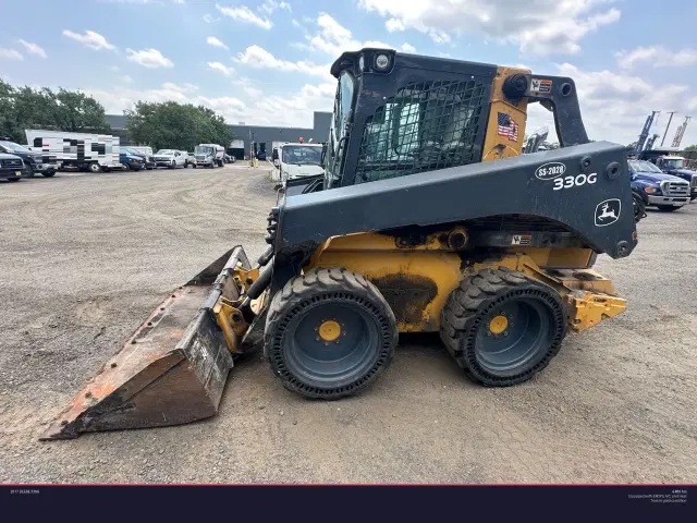 Image of John Deere 330G equipment image 1