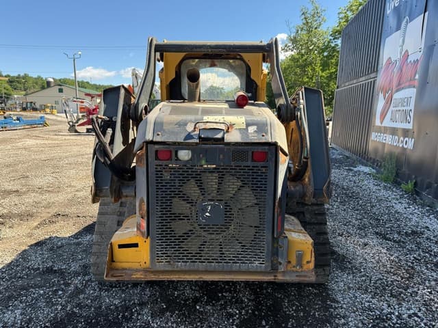 Image of John Deere 331G equipment image 2
