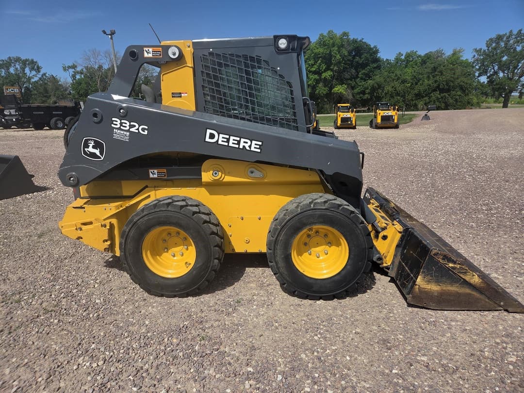 Image of John Deere 332G Primary image