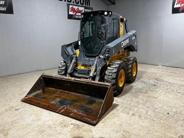 Image of John Deere 332G equipment image 1