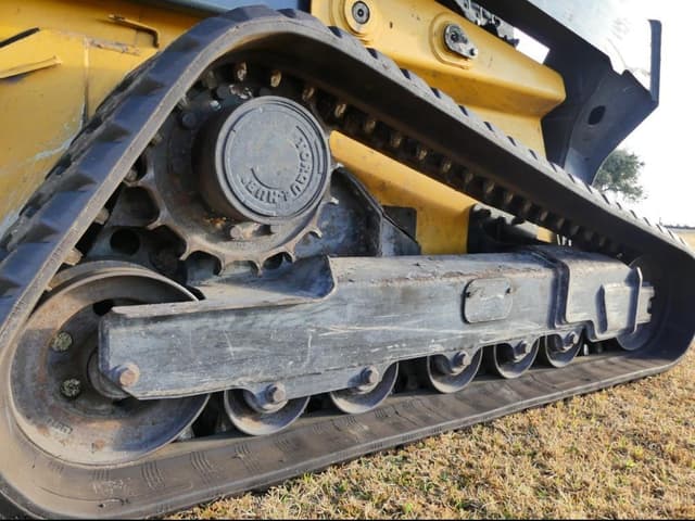 Image of John Deere 333G equipment image 4