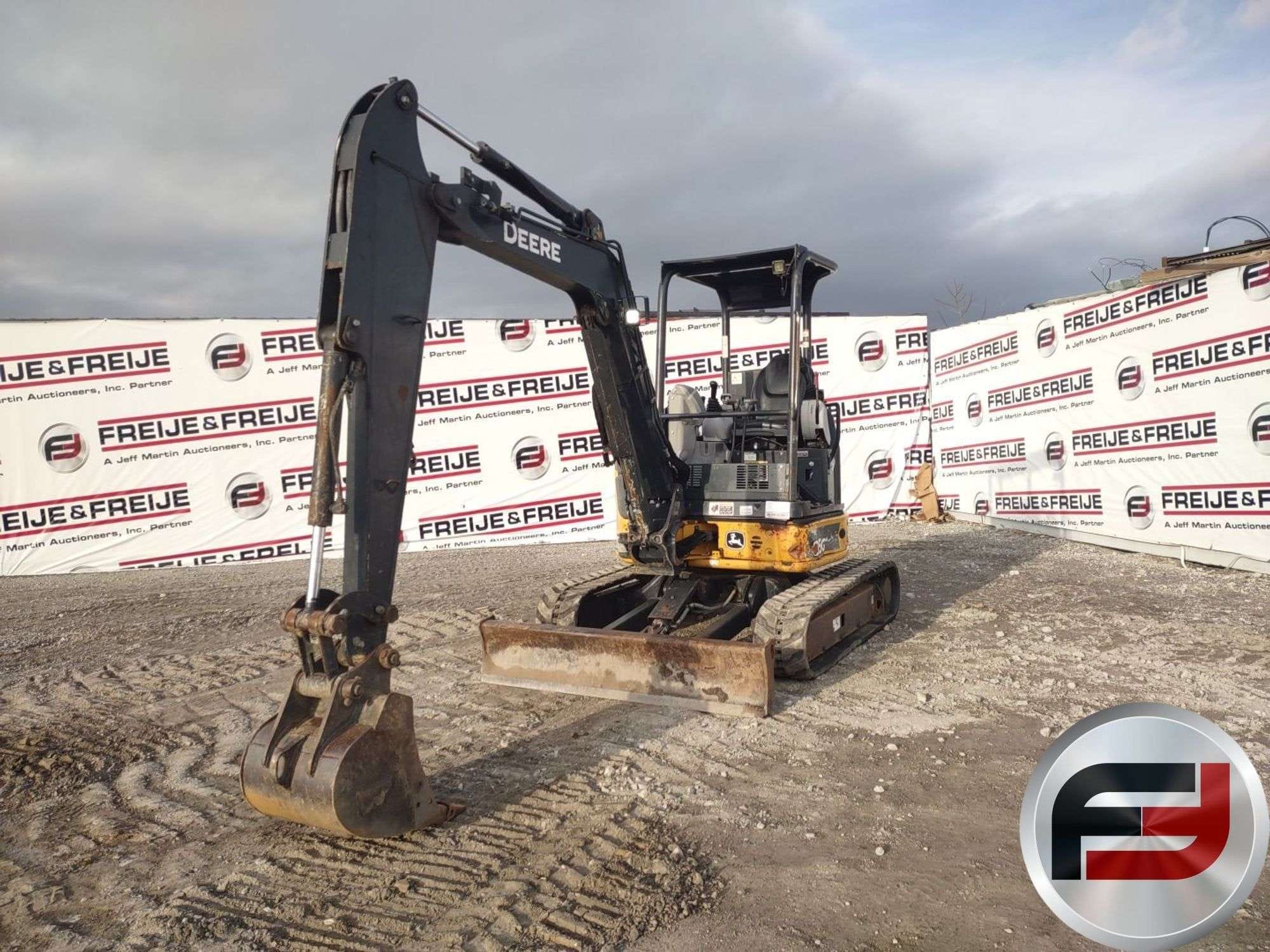 2017 John Deere 35G Equipment Image0