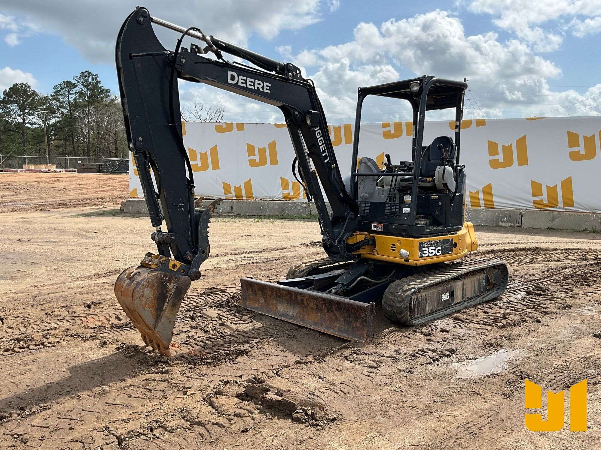 2017 John Deere 35G Equipment Image0