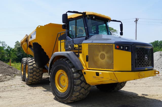 Image of John Deere 460E equipment image 4