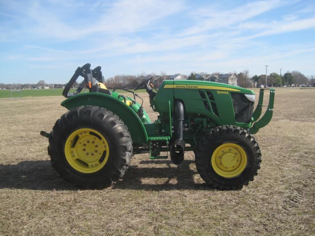 Image of John Deere 5065E equipment image 3