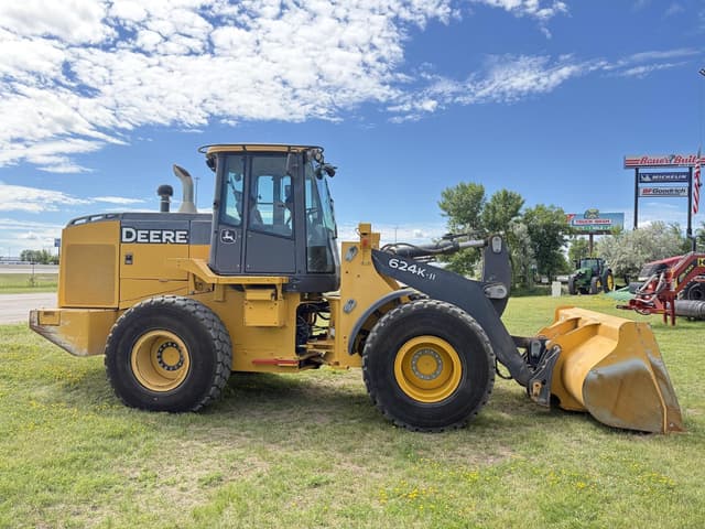 Image of John Deere 624K-II equipment image 2