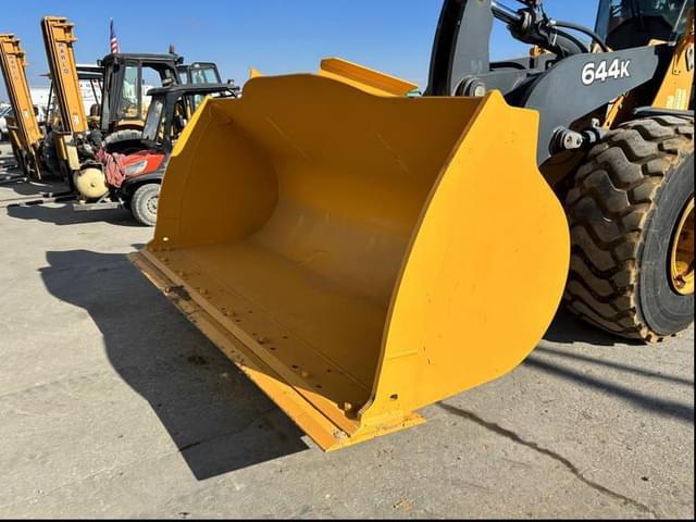 Image of John Deere 644K equipment image 3
