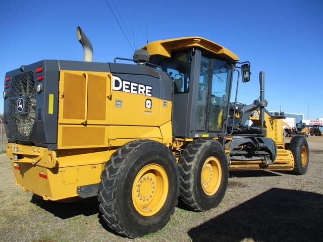 Image of John Deere 670GP equipment image 1