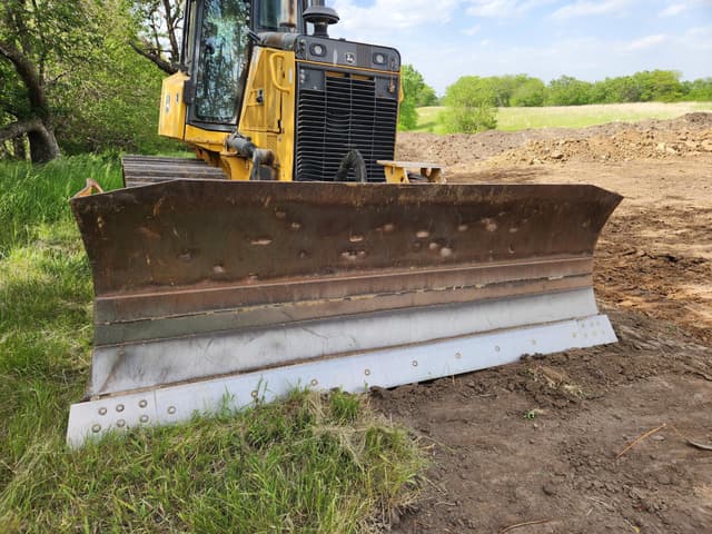 Image of John Deere 700K LGP equipment image 2