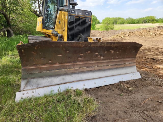 Image of John Deere 700K LGP equipment image 2