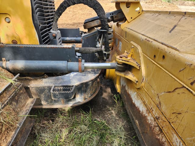 Image of John Deere 700K LGP equipment image 3