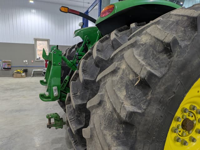 Image of John Deere 7230R equipment image 2