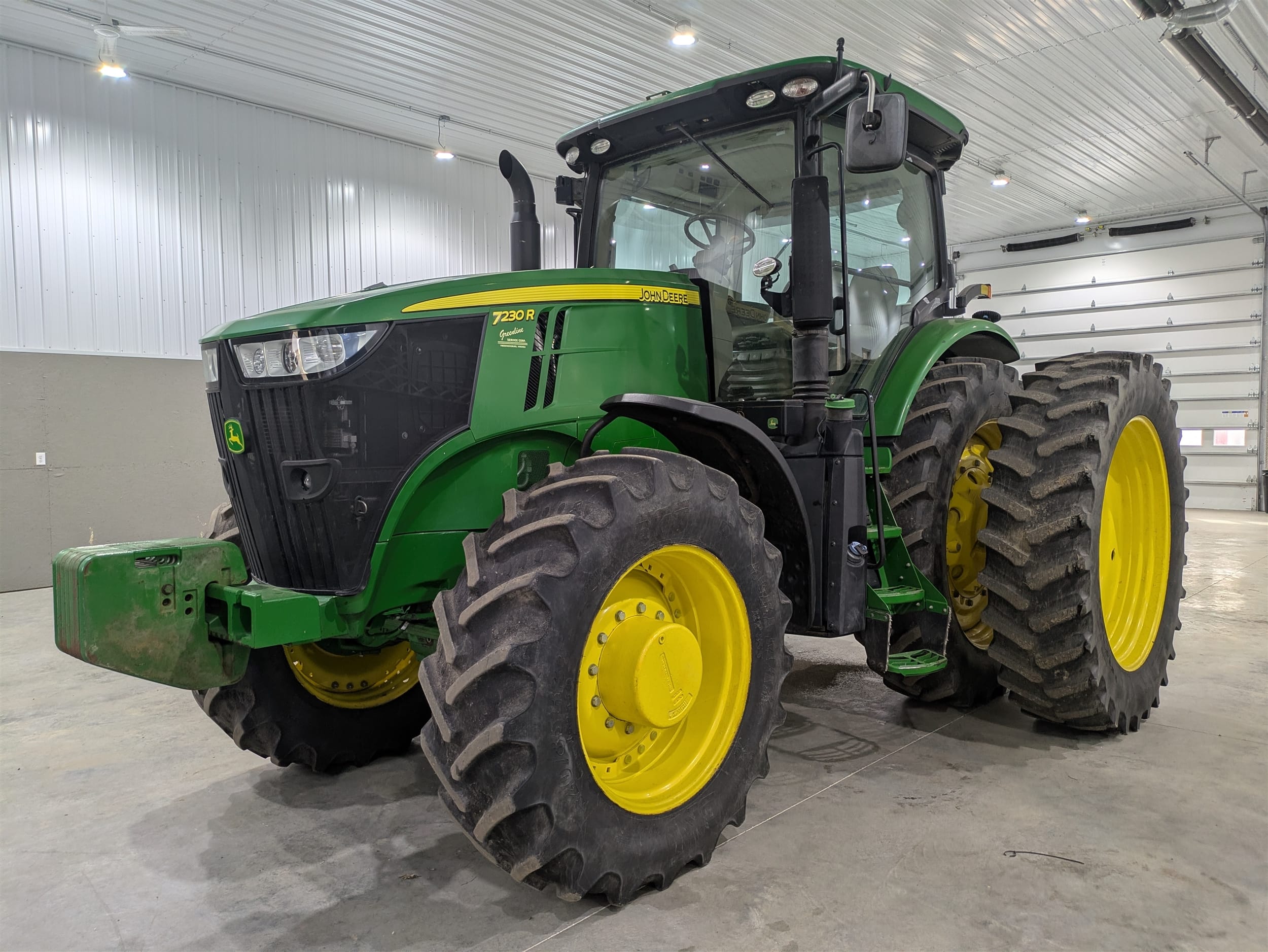 2017 John Deere 7230R Equipment Image0