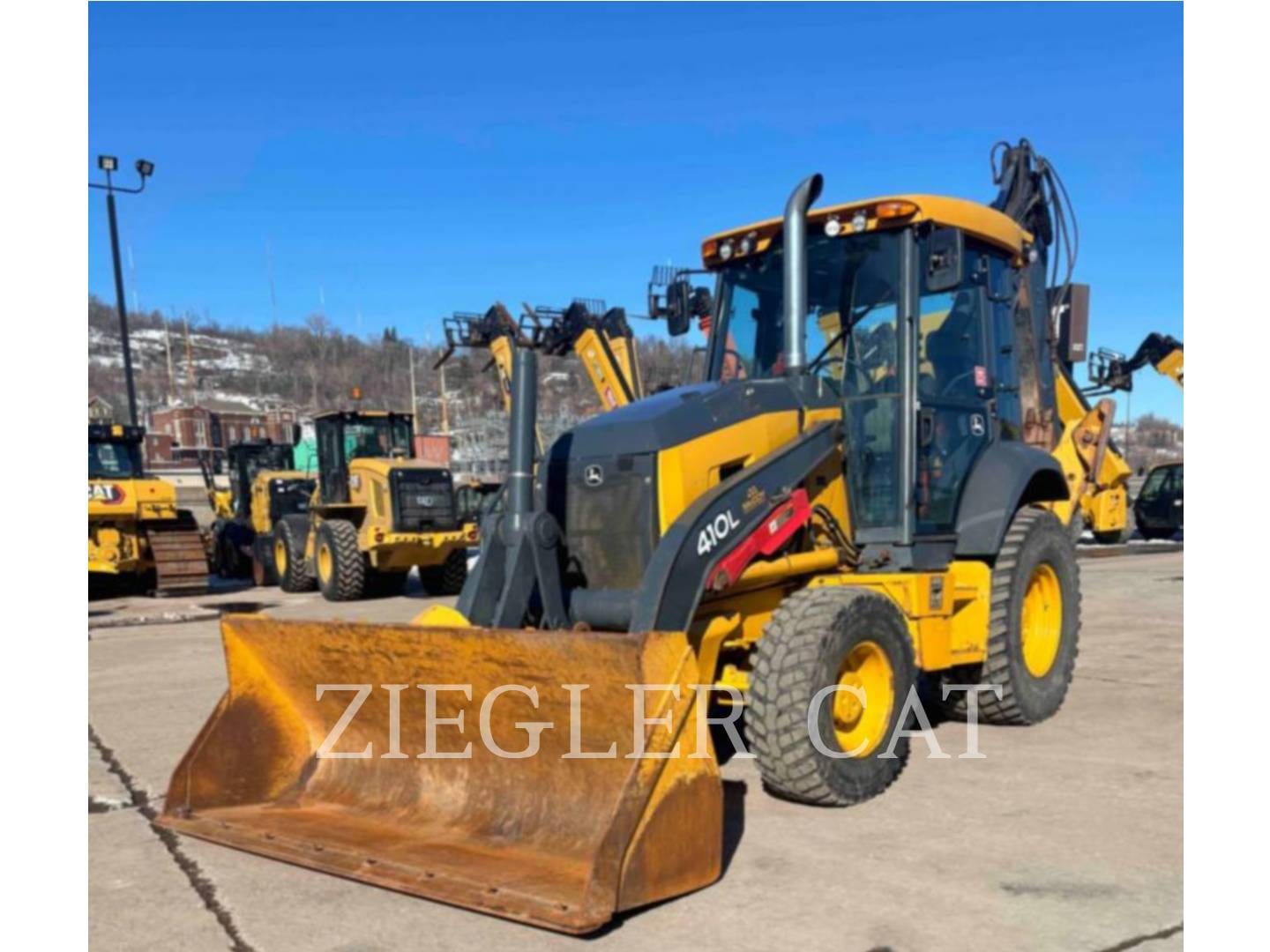 2017 John Deere 410L Equipment Image0