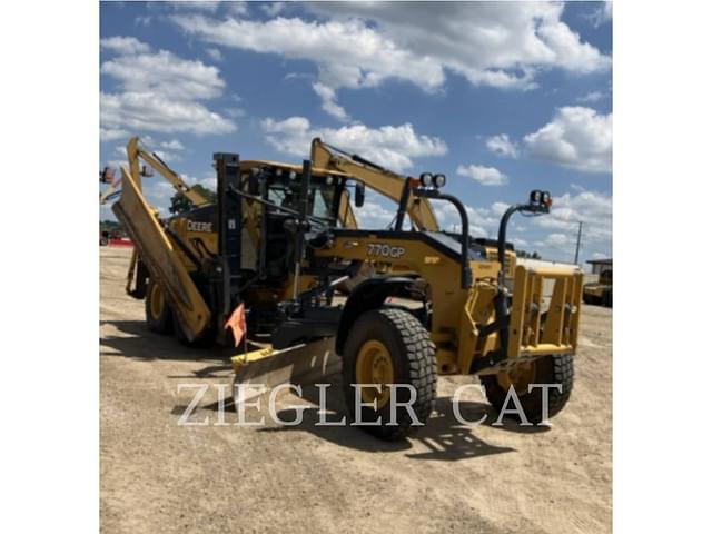 Image of John Deere 770A equipment image 1
