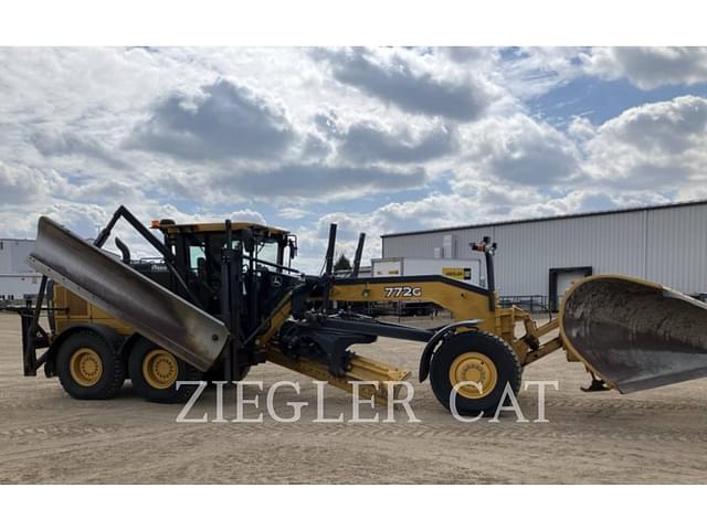 Image of John Deere 772G equipment image 1