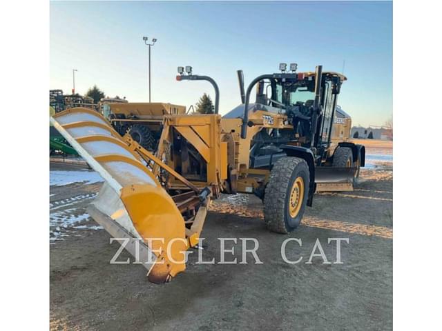 Image of John Deere 772G equipment image 4