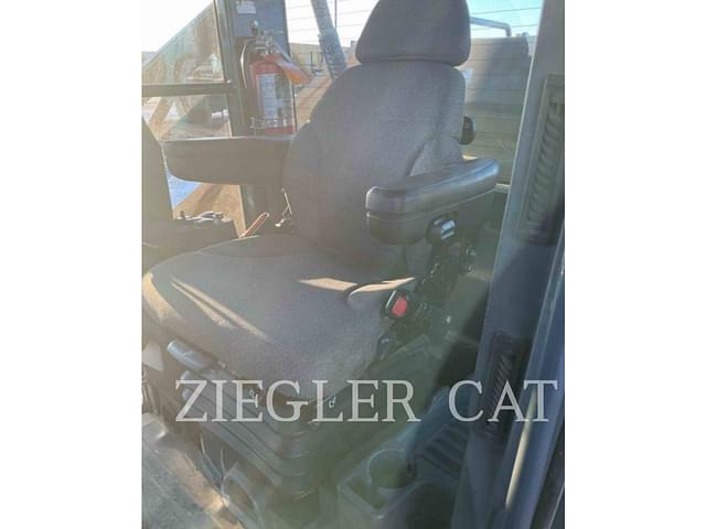 Image of John Deere 772G equipment image 1