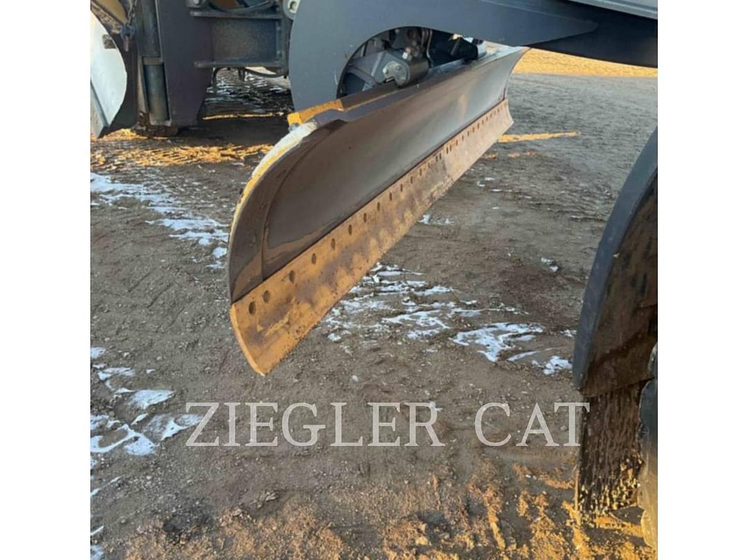 Image of John Deere 772G Primary image