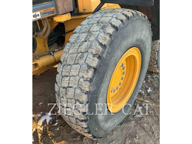Image of John Deere 772G equipment image 4